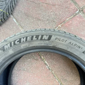 Гуми Зимни 225/50R18, снимка 3