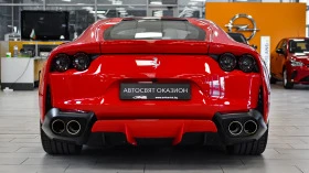 Ferrari 812 Superfast V12, снимка 3