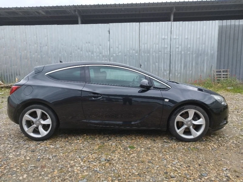 Opel Astra GTC 1.6 BENZIN/GAZ, снимка 4 - Автомобили и джипове - 40749883