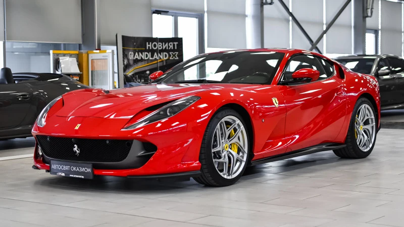 Ferrari 812 Superfast V12, снимка 4 - Автомобили и джипове - 42498245