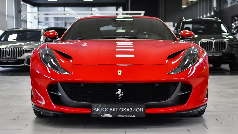 Ferrari 812 Superfast V12, снимка 2 - Автомобили и джипове - 42498245