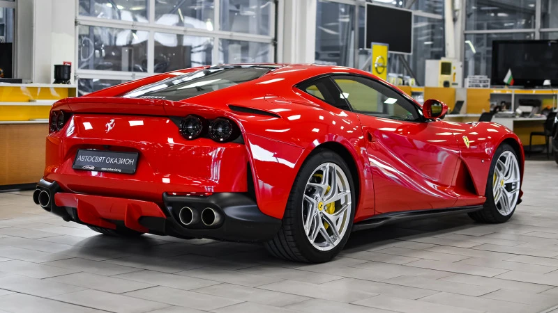 Ferrari 812 Superfast V12, снимка 6 - Автомобили и джипове - 42498245