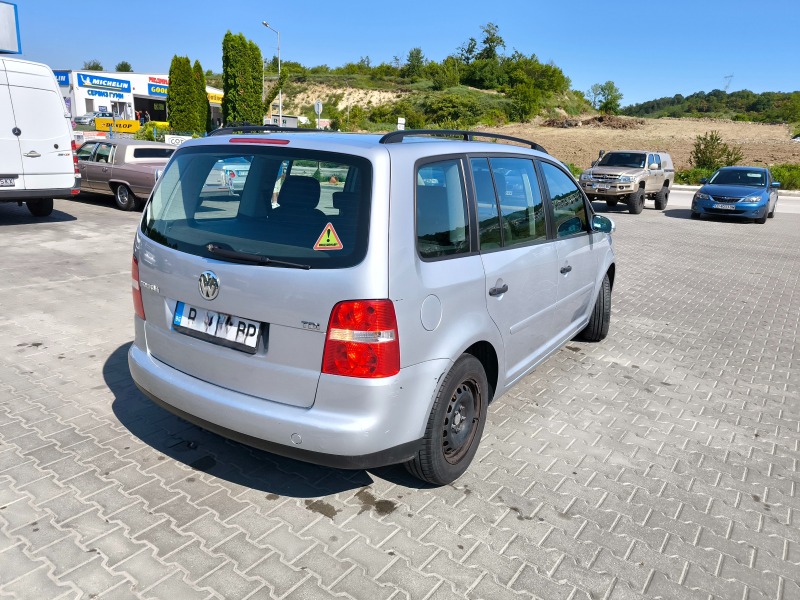 VW Touran, снимка 2 - Автомобили и джипове - 45931630
