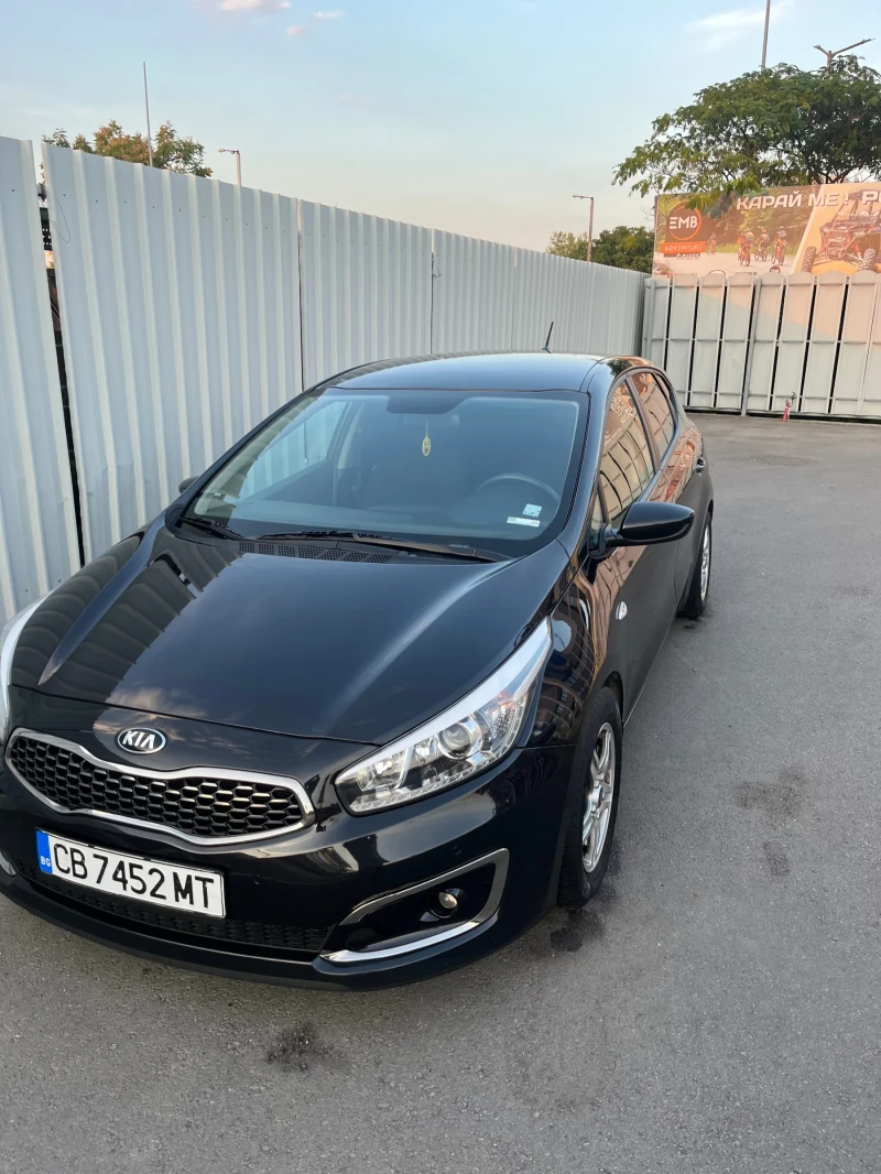 Kia Ceed, снимка 1 - Автомобили и джипове - 47732808