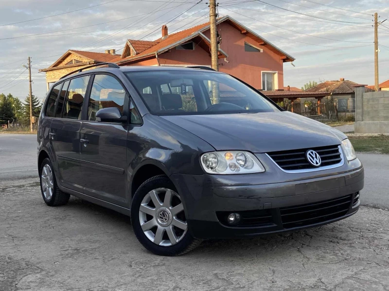 VW Touran 2.0 tdi, снимка 4 - Автомобили и джипове - 47819683