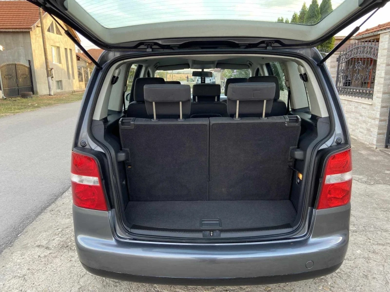 VW Touran 2.0 tdi, снимка 5 - Автомобили и джипове - 47819683