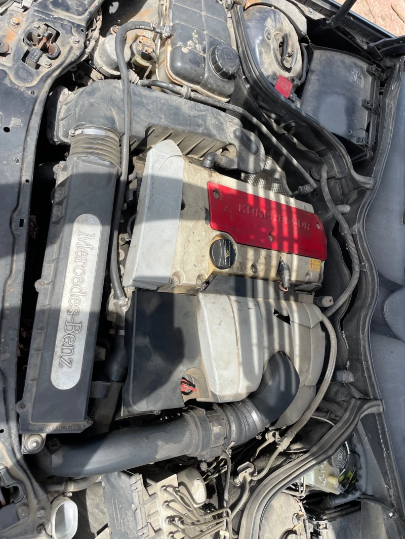 Mercedes-Benz C 200 2.0 компресор автомат, снимка 2 - Автомобили и джипове - 49932448