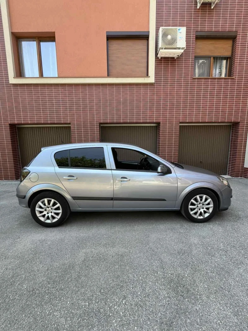 Opel Astra, снимка 5 - Автомобили и джипове - 52702260