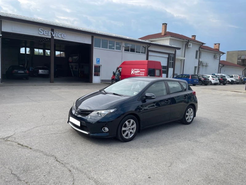 Toyota Auris 1.4 D4D 90 k.c., снимка 4 - Автомобили и джипове - 51406149