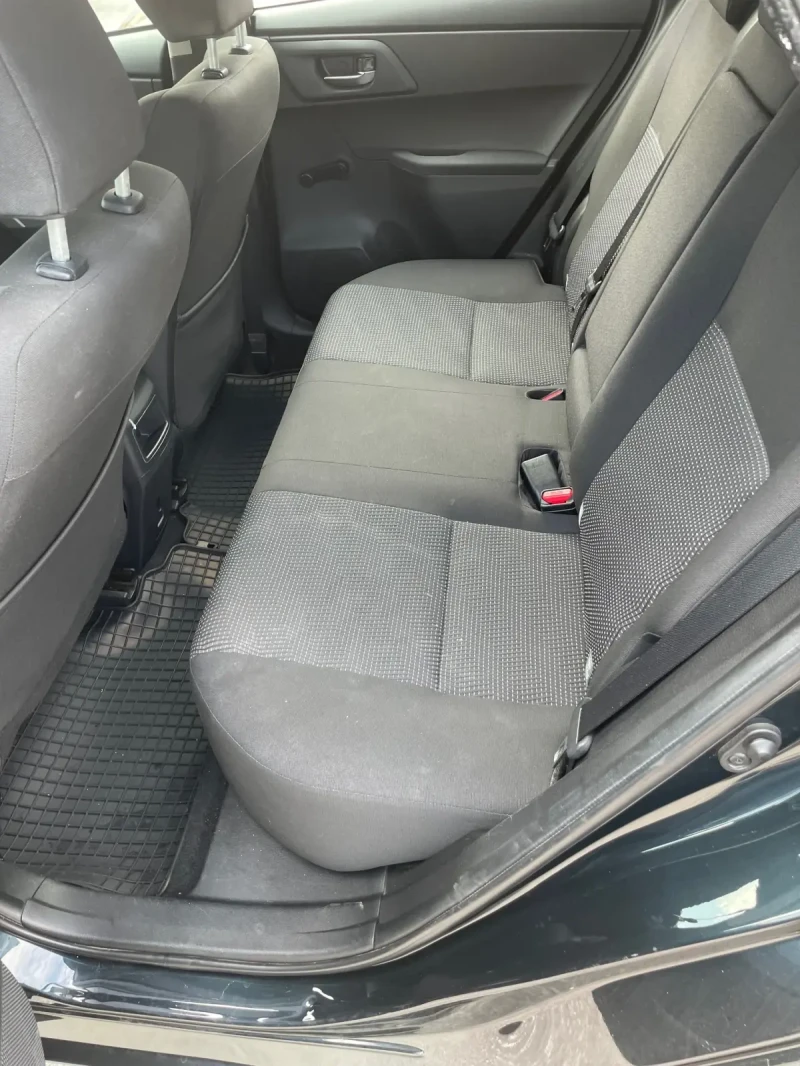 Toyota Auris 1.4 D4D 90 k.c., снимка 8 - Автомобили и джипове - 51406149