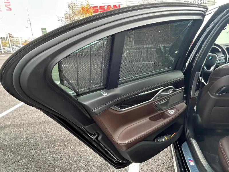 BMW 740 СМЕНЕНИ ВЕРИГИ / LASER / M Sport , снимка 10 - Автомобили и джипове - 52487594