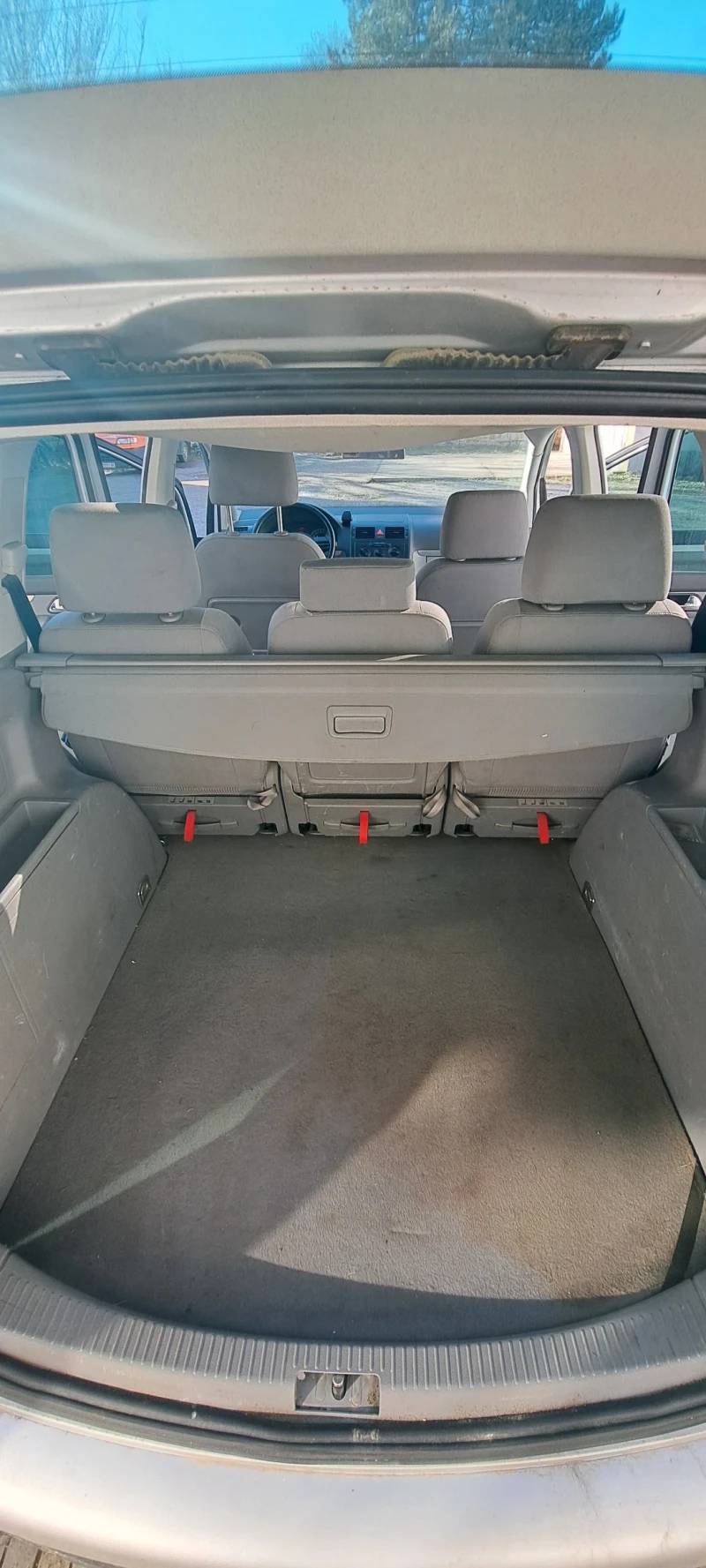 VW Touran, снимка 5 - Автомобили и джипове - 52945323