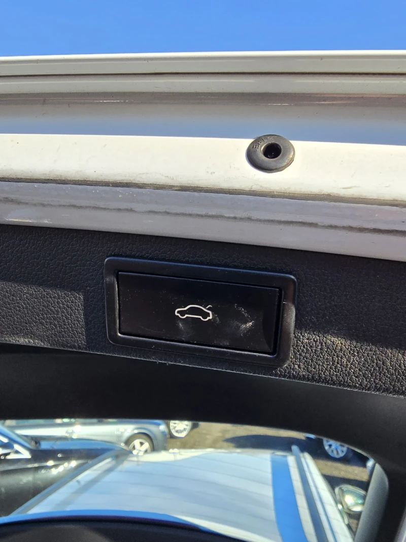 Skoda Octavia 2.0D 150 KS/LUXURY/CAMERA/KEYLESS, снимка 11 - Автомобили и джипове - 53100799