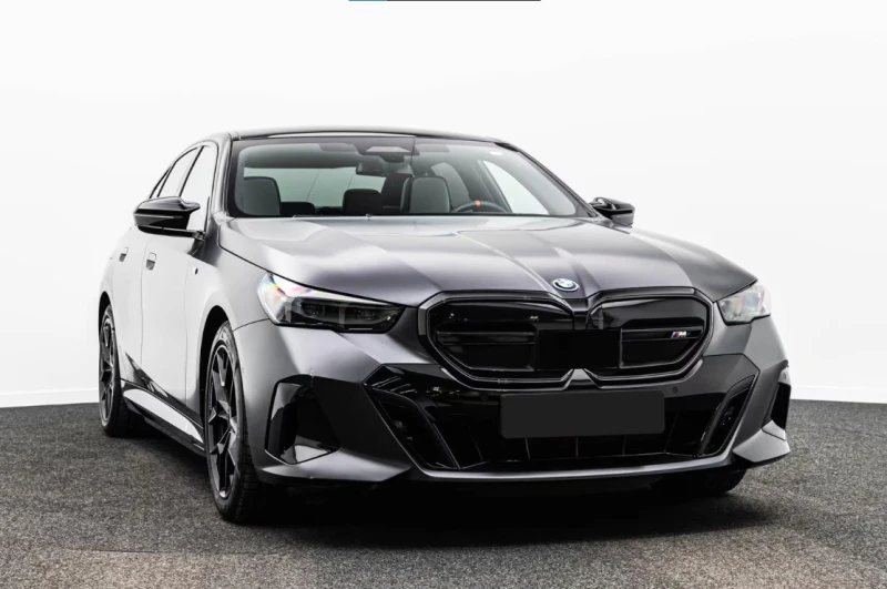 BMW i5 M60* xDrive* H&K* M Sport Pro* Pano, снимка 2 - Автомобили и джипове - 53361206