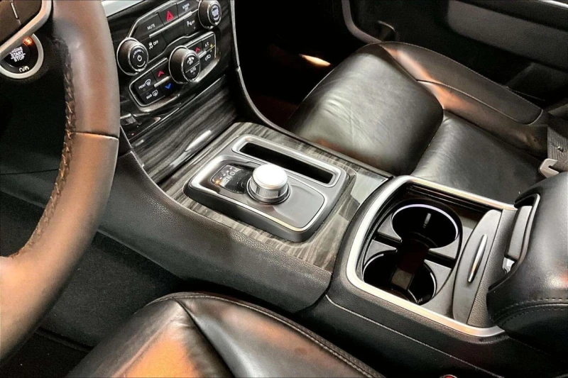 Chrysler 300c * Touring L * CARFAX * ФИКСИРАНА ЦЕНА, снимка 15 - Автомобили и джипове - 53452825