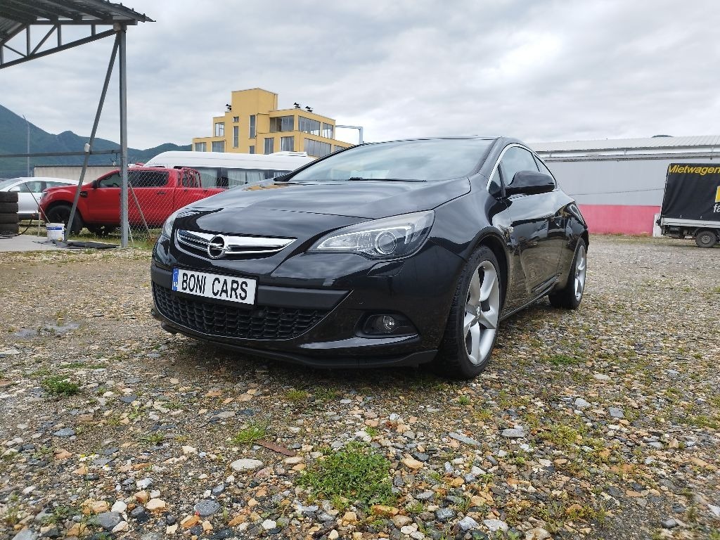 Opel Astra GTC 1.6 BENZIN/GAZ - изображение 1