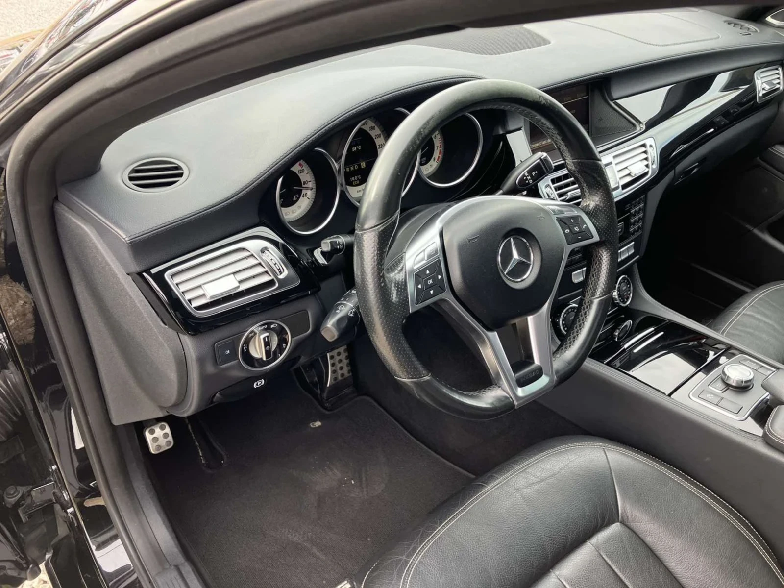 Mercedes-Benz CLS 500  - изображение 7