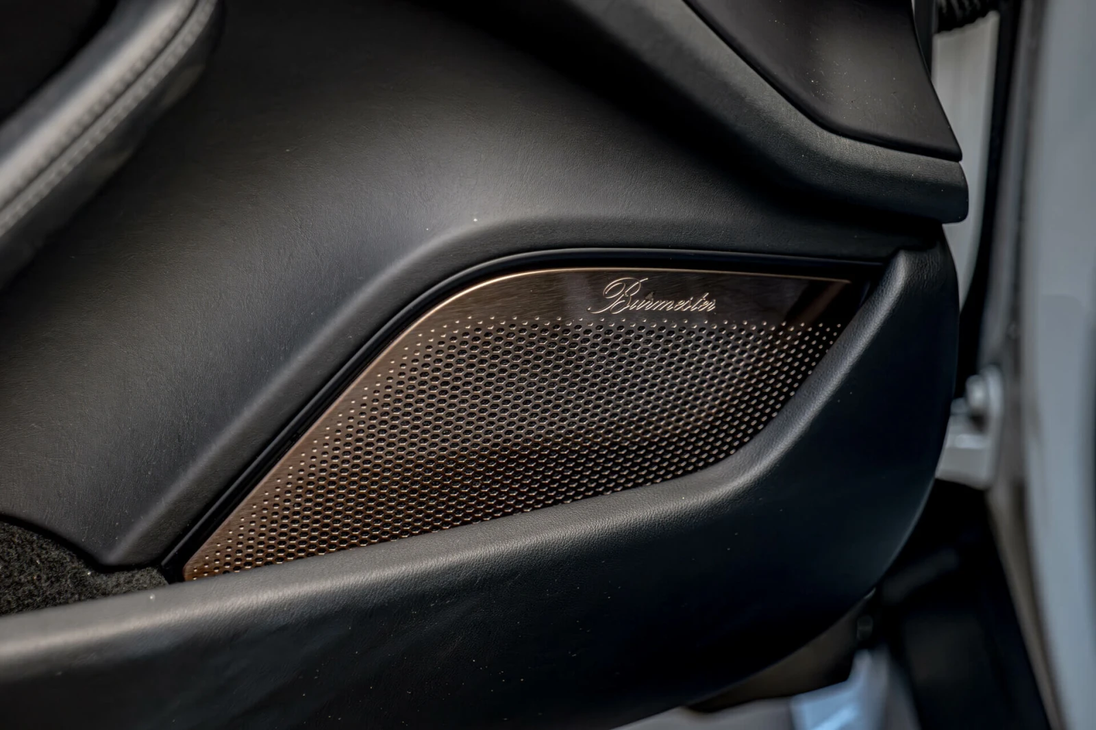 Porsche Taycan Turbo S/PCCB/PDLS+ /Burmester 3D/ - изображение 8