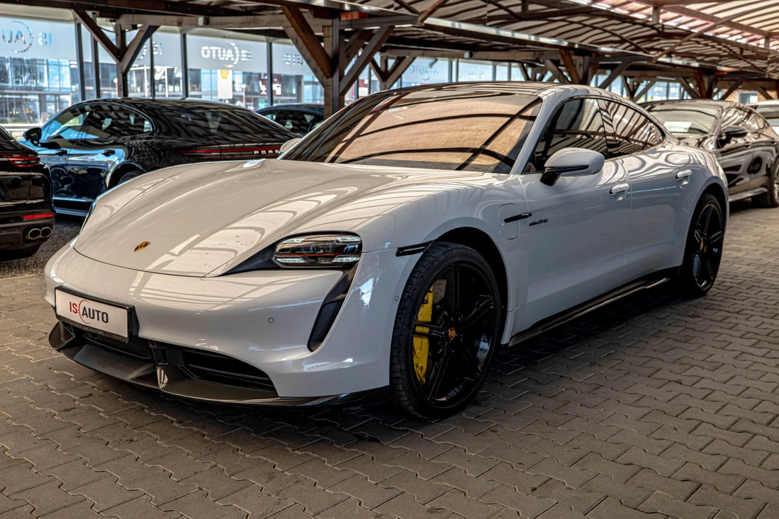 Porsche Taycan Turbo S/PCCB/PDLS+ /Burmester 3D/ - изображение 3