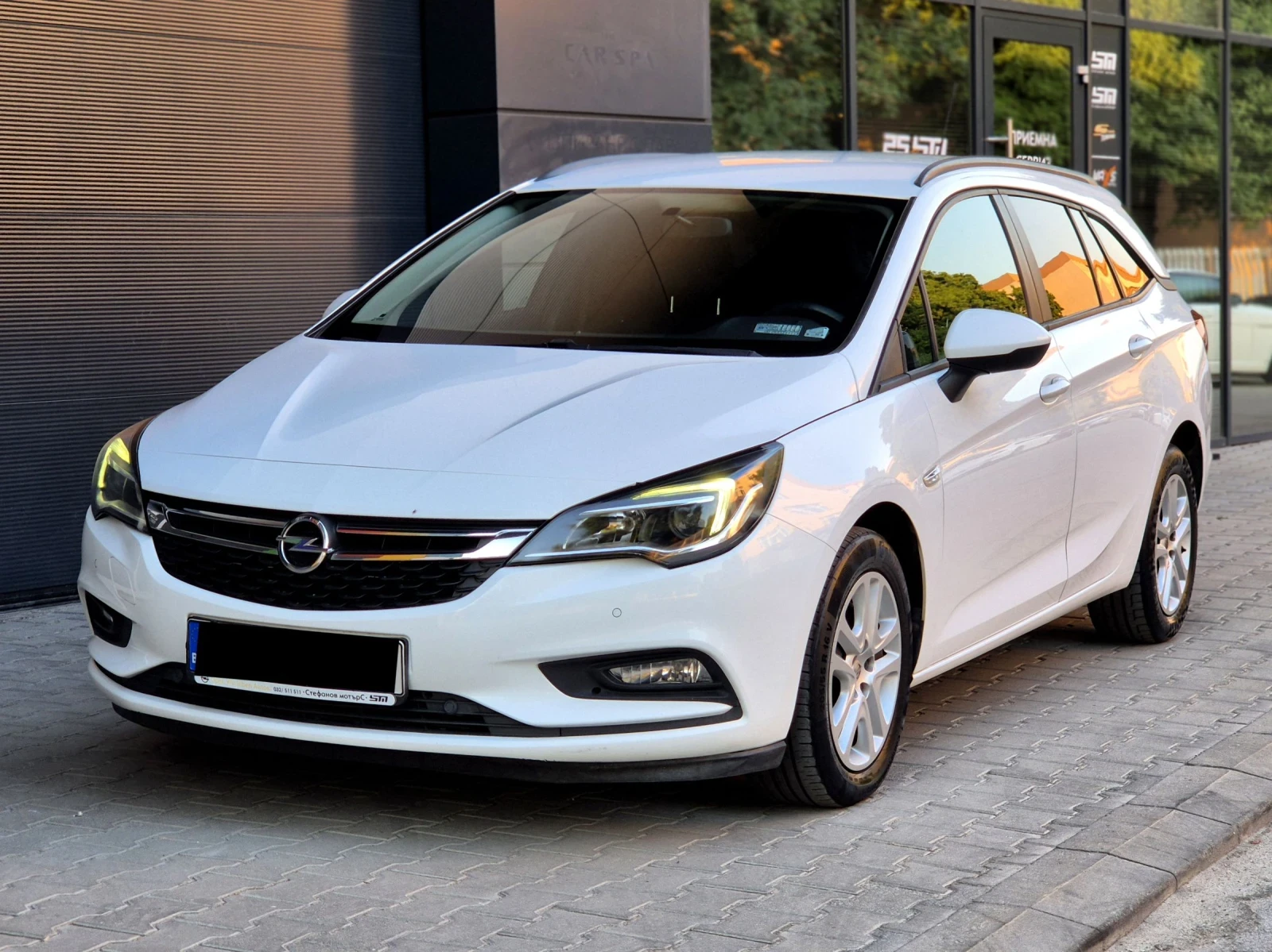 Opel Astra 1.6 CDTi * Подгрев * Сервизна история  - изображение 3