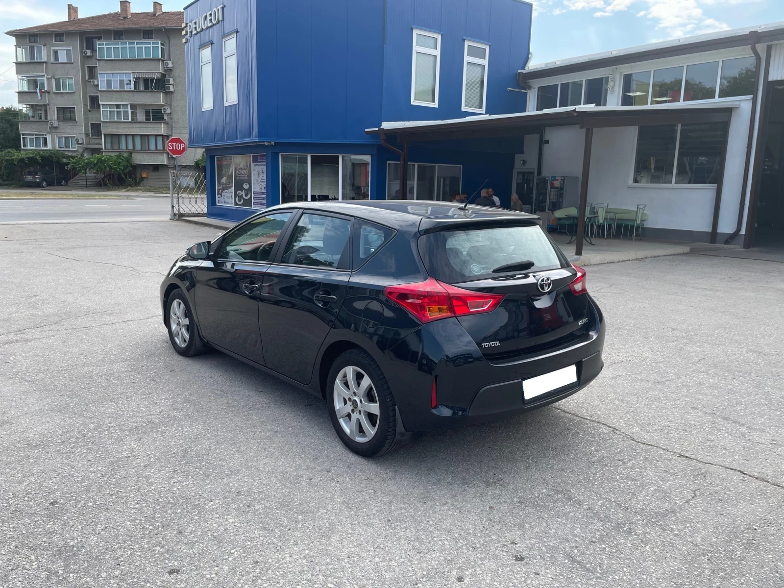 Toyota Auris 1.4 D4D 90 k.c. - изображение 5