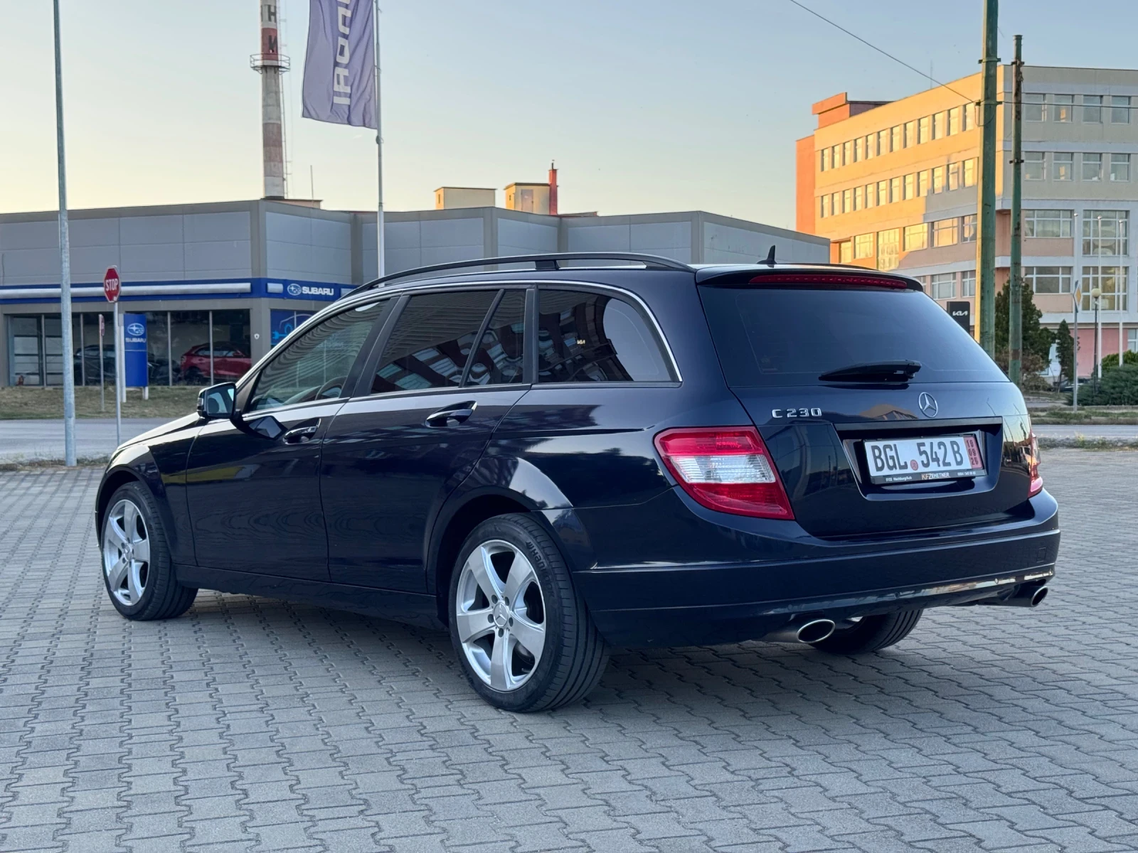 Mercedes-Benz 230 2.5/V6 - изображение 7