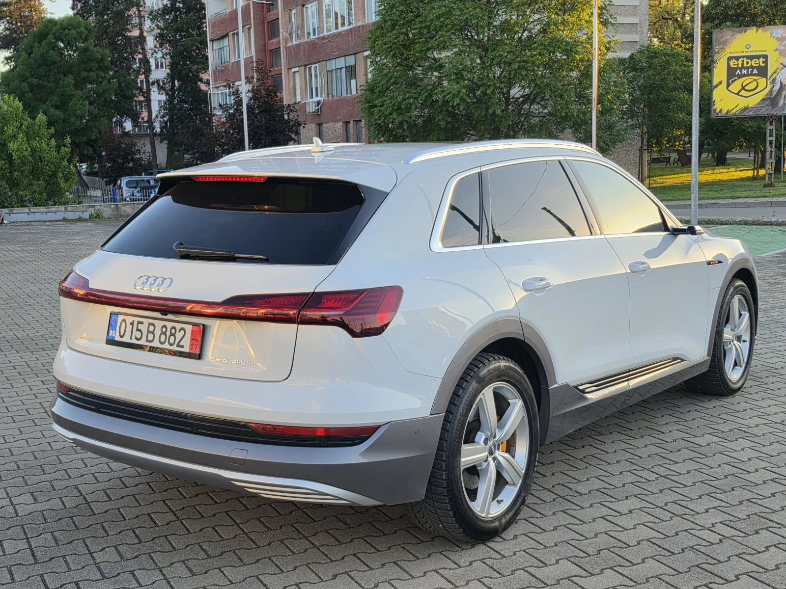 Audi E-Tron 95KWh/LONG RANGE, снимка 4 - Автомобили и джипове - 51780463