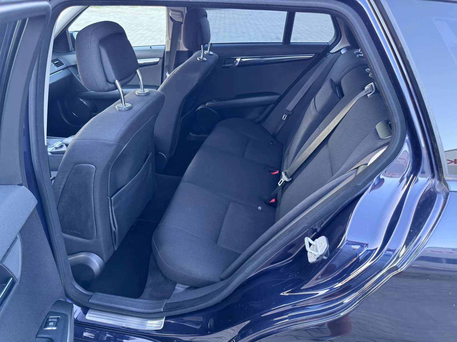 Mercedes-Benz 230 2.5/V6 | Mobile.bg — изображение 14