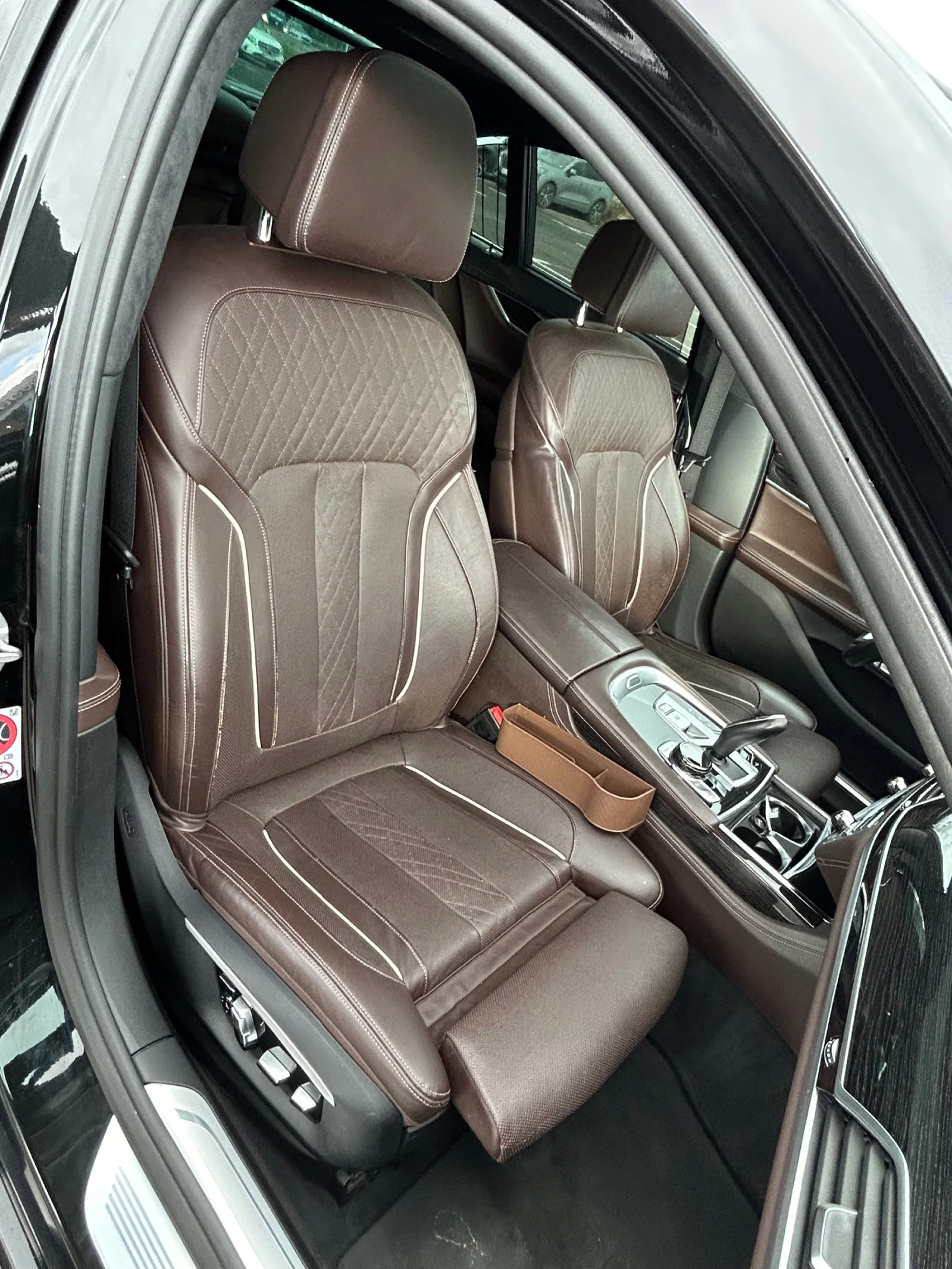 BMW 740 СМЕНЕНИ ВЕРИГИ / LASER / M Sport  - изображение 9