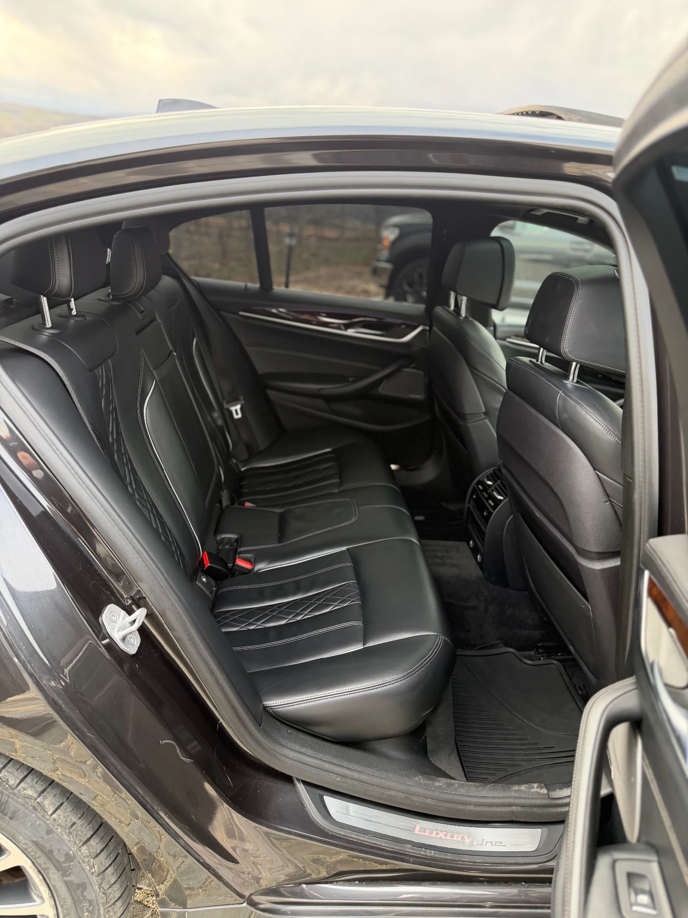 BMW 540 BMW 540xi xDrive Luxury Line 2018�. | 340 �.�. |  | Mobile.bg � ����������� 11