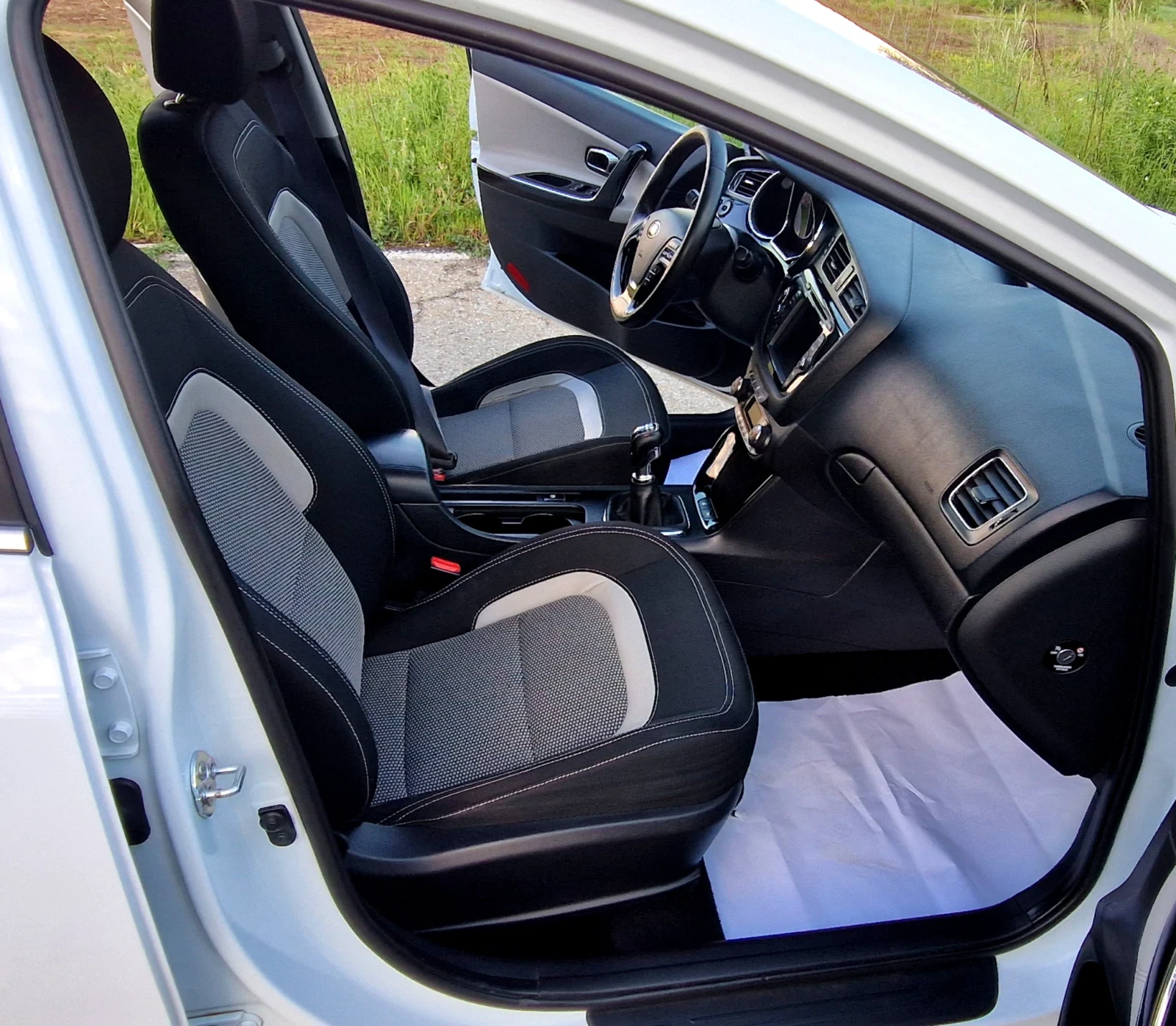 Kia Ceed 1.6 crd 128кн Евро 5, снимка 11 - Автомобили и джипове - 54662918