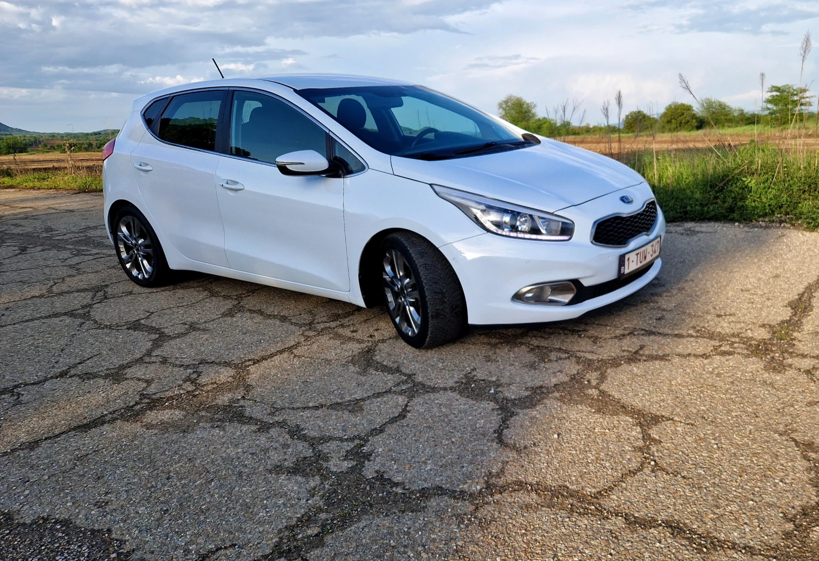 Kia Ceed 1.6 crd 128кн Евро 5, снимка 3 - Автомобили и джипове - 54662918