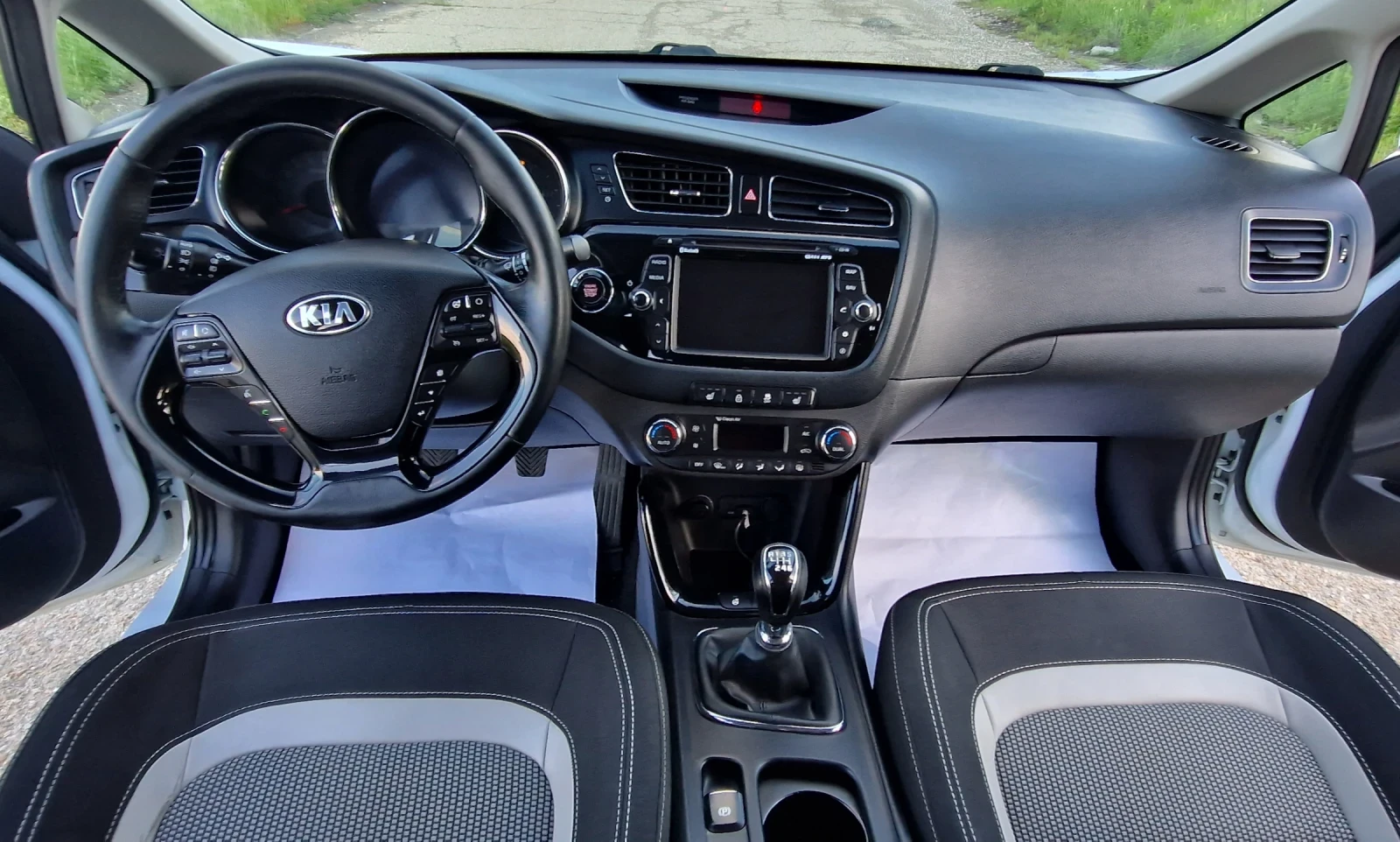 Kia Ceed 1.6 crd 128кн Евро 5, снимка 9 - Автомобили и джипове - 54662918