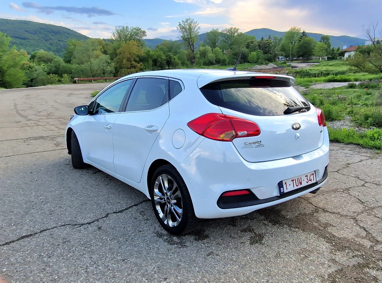 Kia Ceed 1.6 crd 128кн Евро 5, снимка 5 - Автомобили и джипове - 54662918