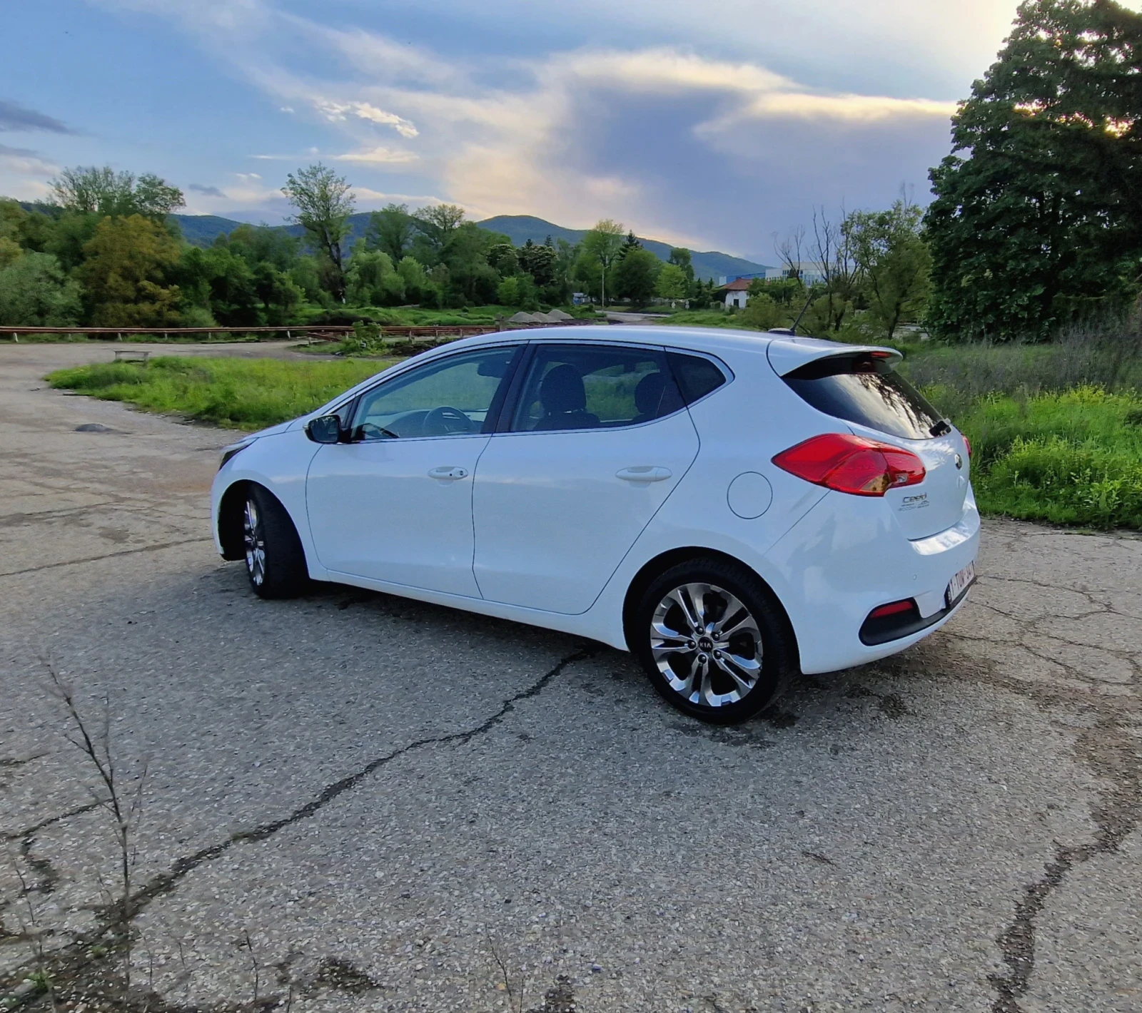 Kia Ceed 1.6 crd 128кн Евро 5, снимка 6 - Автомобили и джипове - 54662918