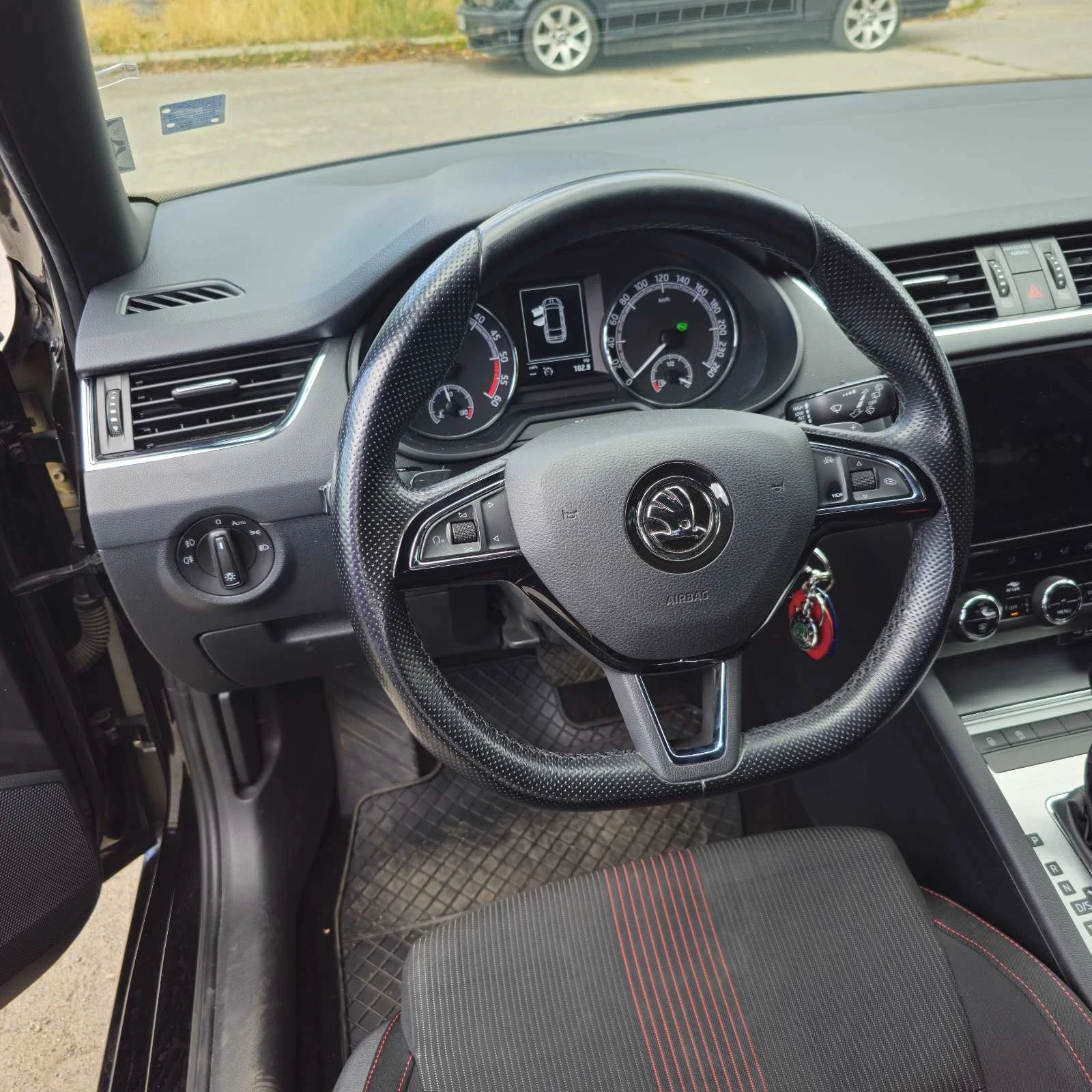 Skoda Octavia, снимка 14 - Автомобили и джипове - 54720733
