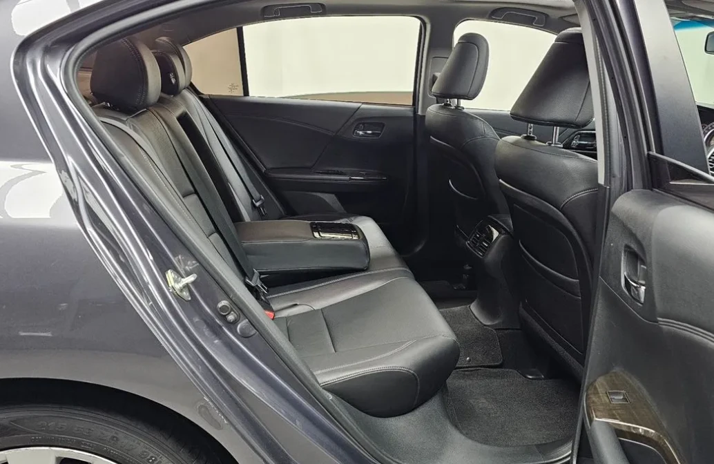 Honda Accord 2.4 бензин! Автоматик! Екзекютив!, снимка 7 - Автомобили и джипове - 54819716