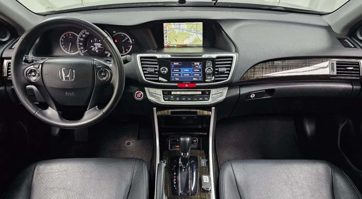Honda Accord 2.4 бензин! Автоматик! Екзекютив!, снимка 14 - Автомобили и джипове - 54819716