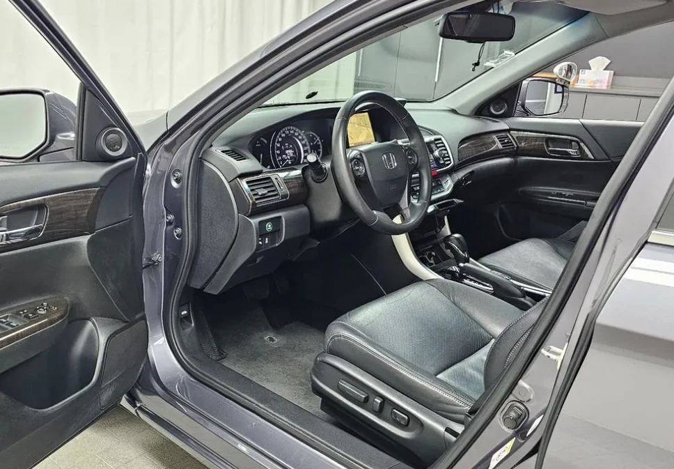 Honda Accord 2.4 бензин! Автоматик! Екзекютив!, снимка 5 - Автомобили и джипове - 54819716