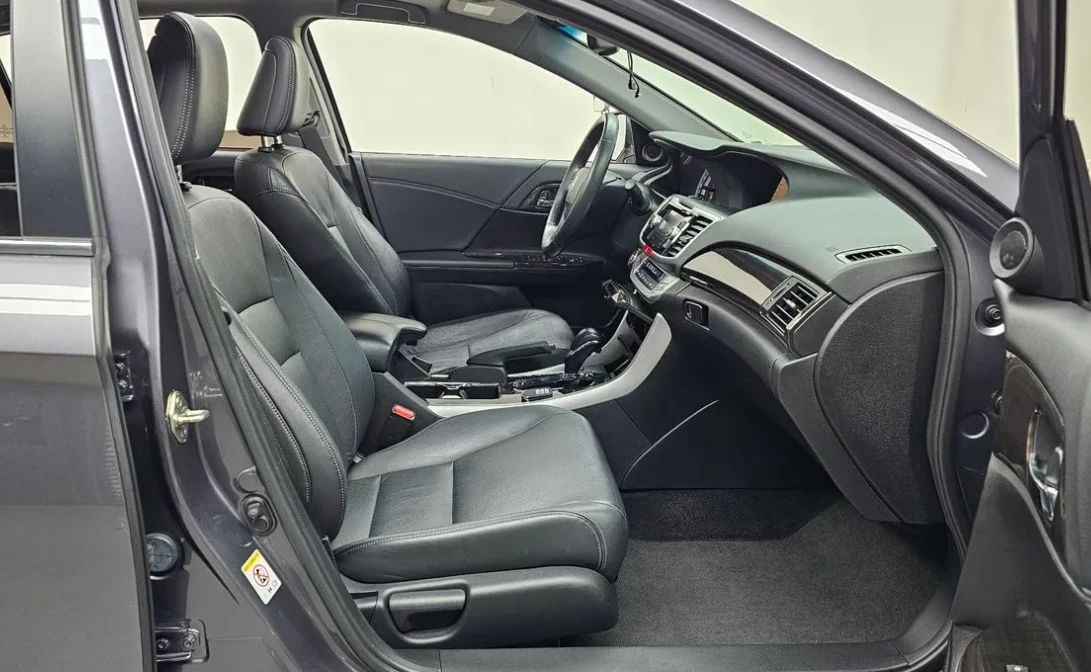 Honda Accord 2.4 бензин! Автоматик! Екзекютив!, снимка 6 - Автомобили и джипове - 54819716