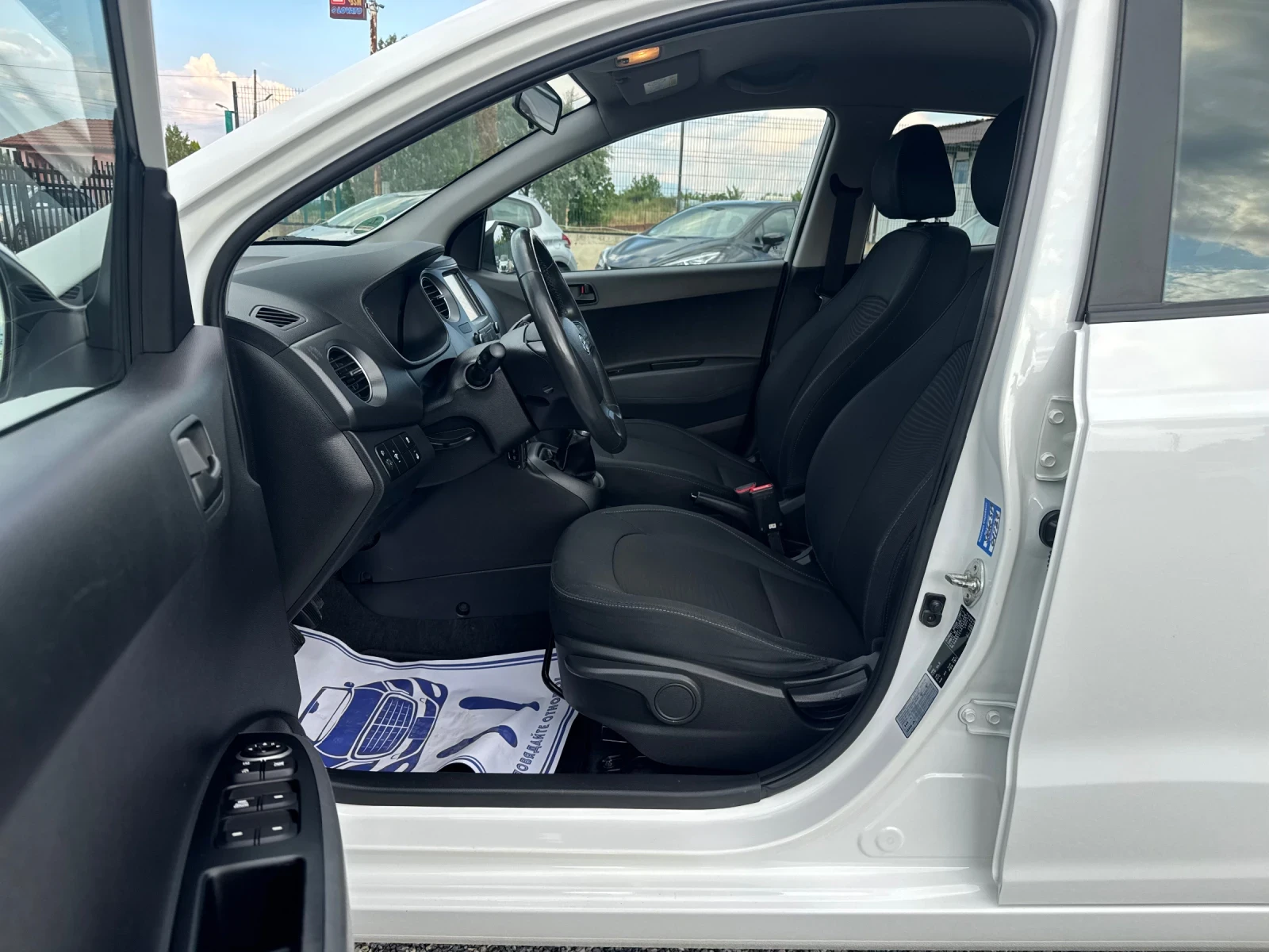Hyundai I10 1.25i Facelift !! Navigation!! , снимка 11 - Автомобили и джипове - 55069994