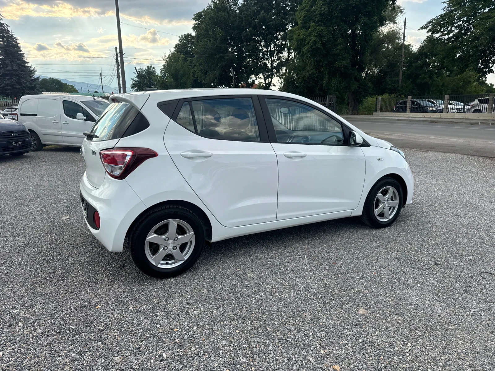 Hyundai I10 1.25i Facelift !! Navigation!! , снимка 7 - Автомобили и джипове - 55069994