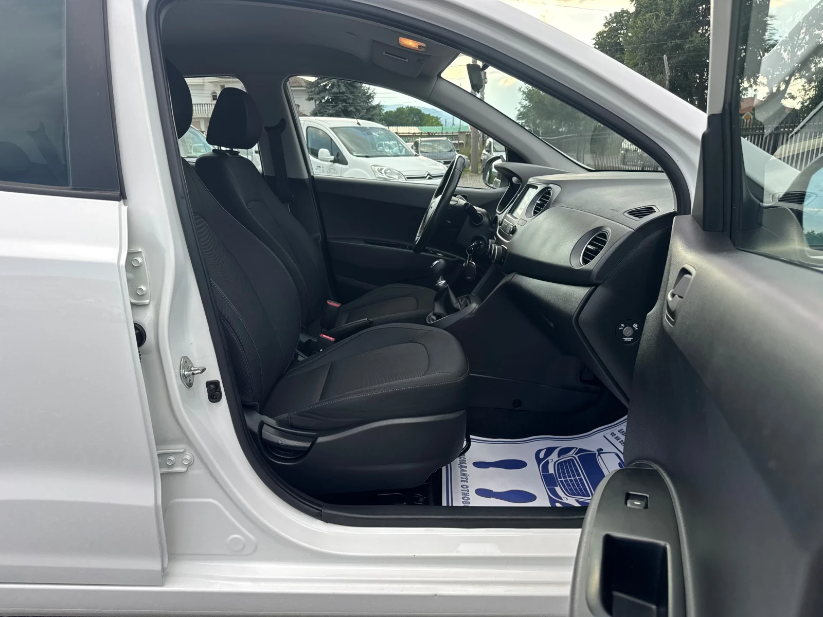 Hyundai I10 1.25i Facelift !! Navigation!! , снимка 14 - Автомобили и джипове - 55069994
