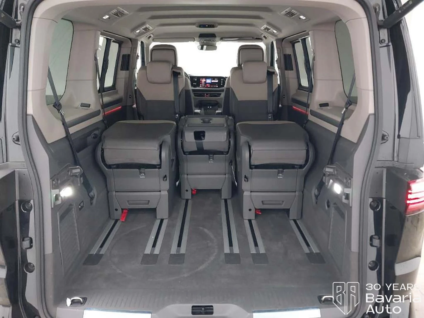VW Multivan Style DSG Easy Open Basic, снимка 9 - Автомобили и джипове - 55306349
