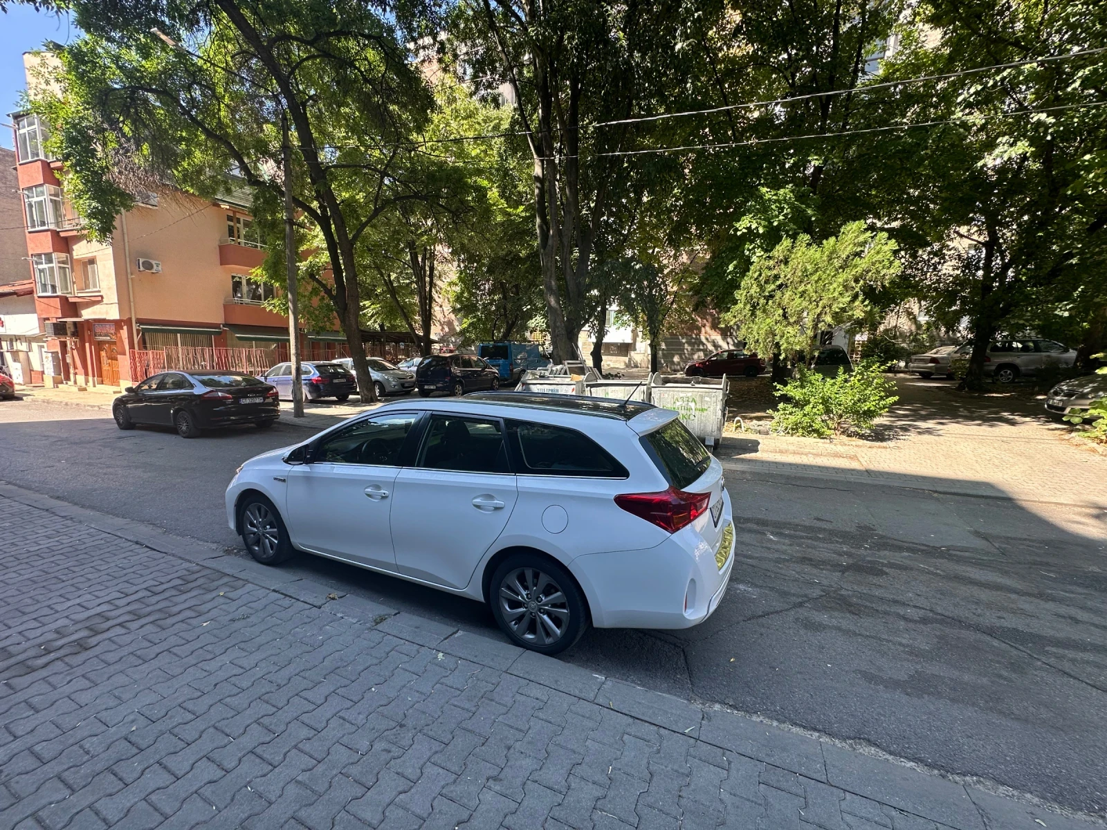 Toyota Auris 1.8 Hybrid, снимка 3 - Автомобили и джипове - 55484047