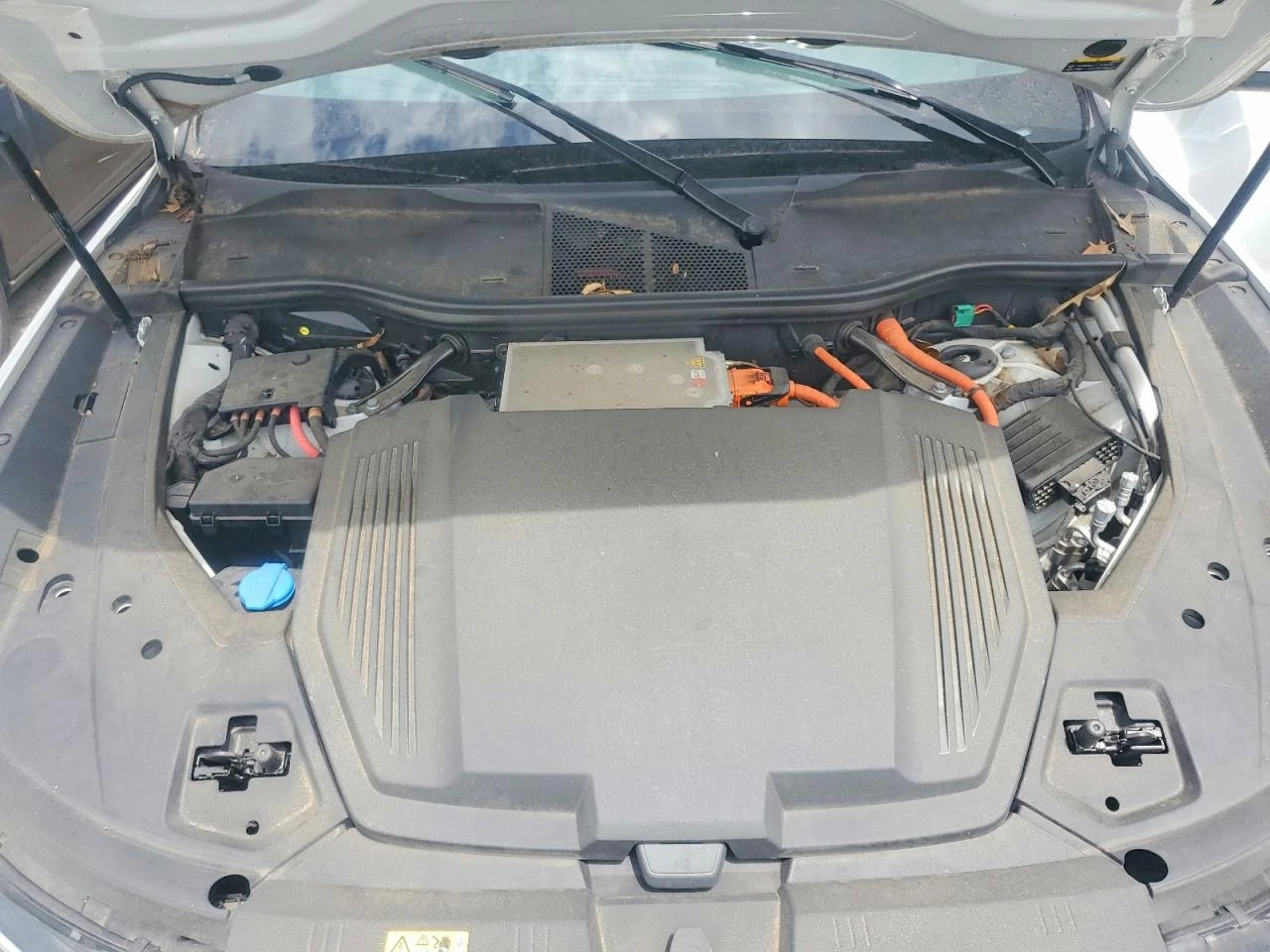 Audi E-Tron Premium Plus, снимка 12 - Автомобили и джипове - 55534803