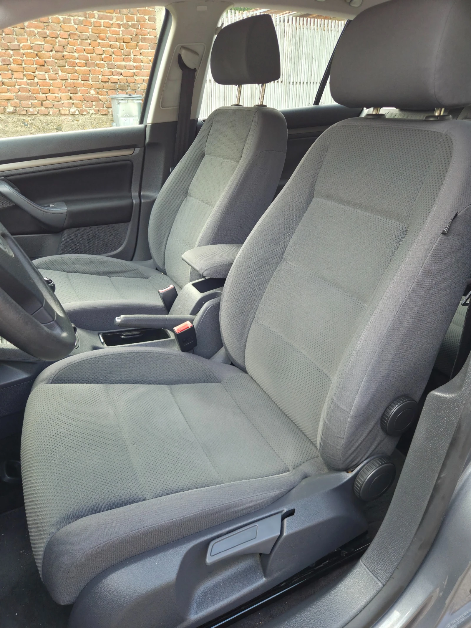 VW Golf 1.6i 102к.с. 92хил.км. УНИКАЛЕН, снимка 6 - Автомобили и джипове - 55832003