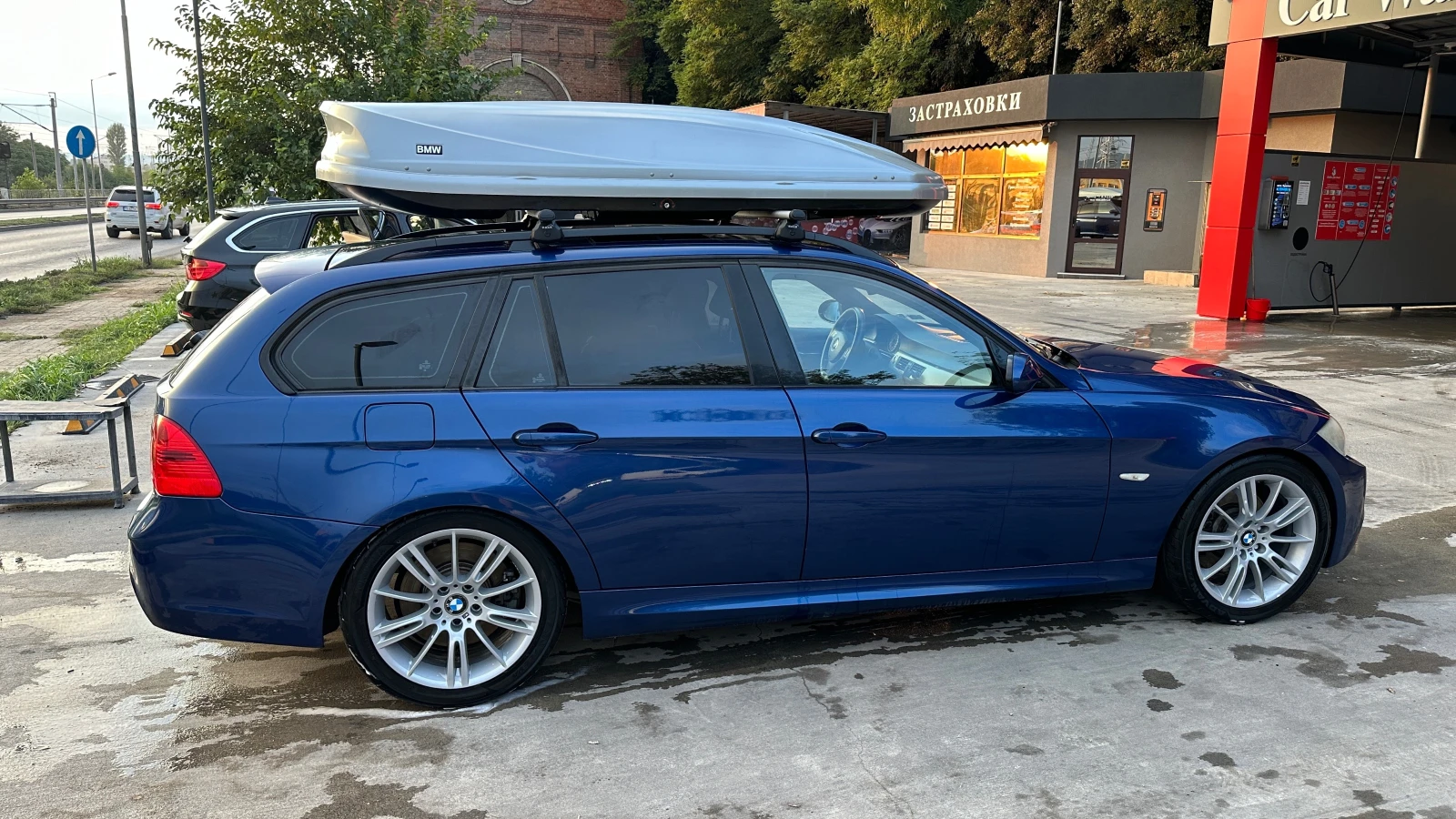 BMW 330 M-Sport, снимка 17 - Автомобили и джипове - 55943119