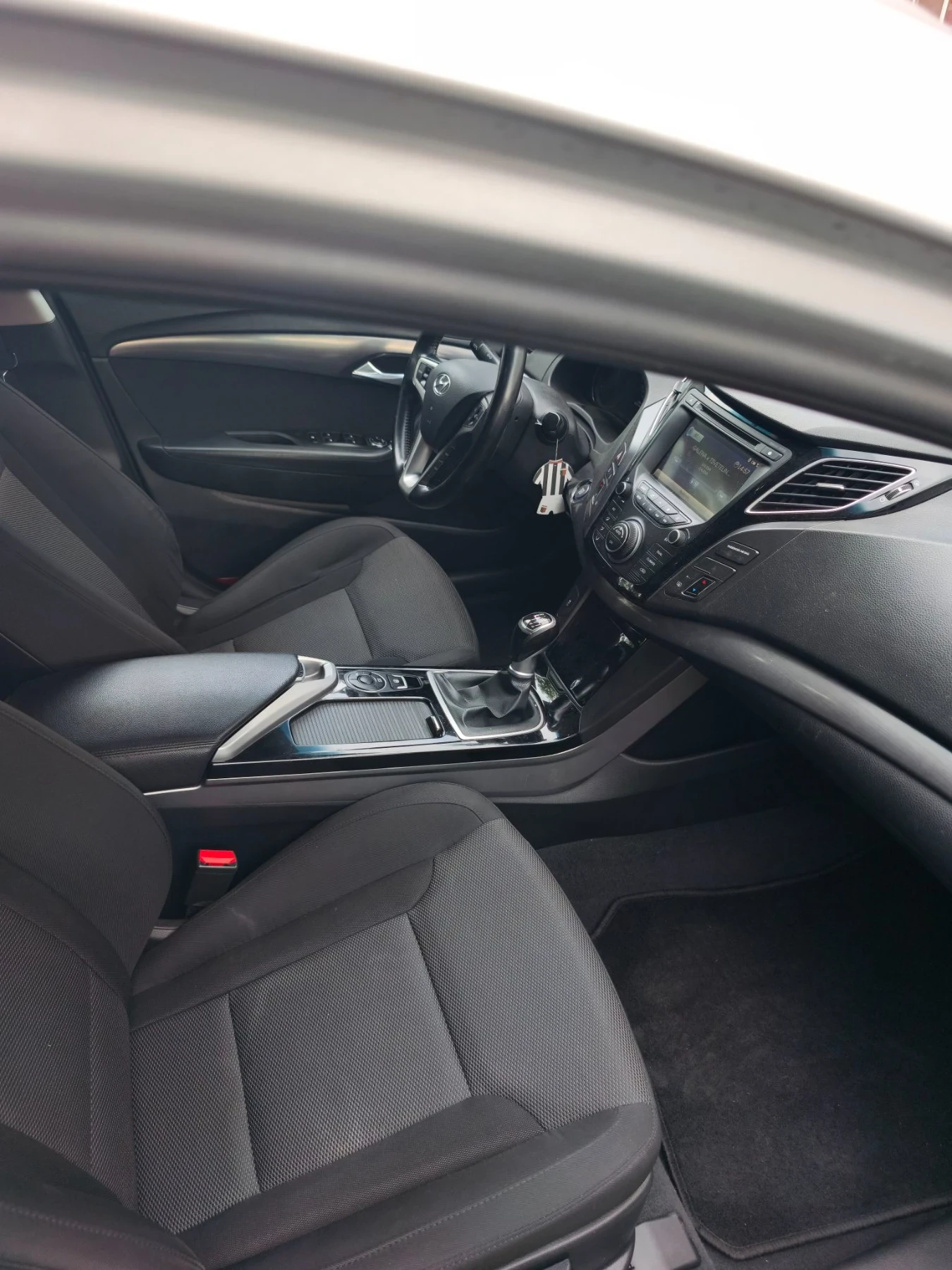Hyundai I40 1.7 CRDi (136 кс), снимка 4 - Автомобили и джипове - 56184533