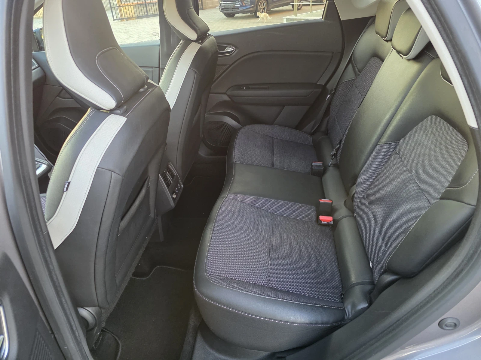 Renault Captur 1.0i GPL, снимка 12 - Автомобили и джипове - 56378434